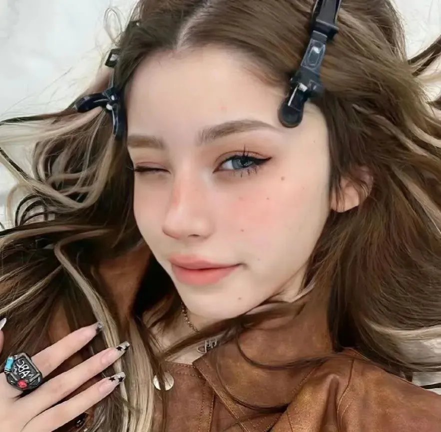 穿着鞋子的贝壳马塞尔